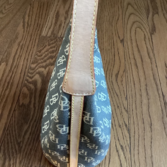 Dooney & Bourke monogram canvas handbag - Picture 10 of 11